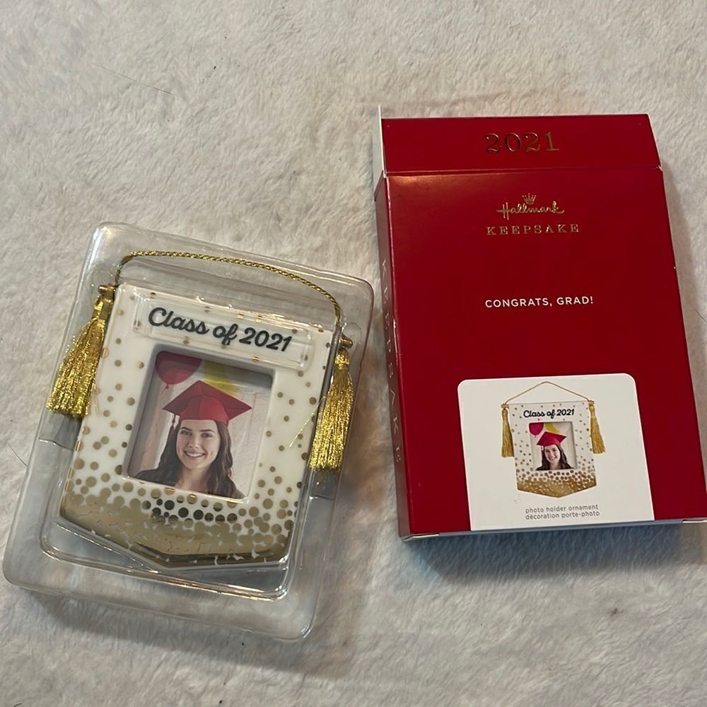 NEW Hallmark class of 2021 keepsake